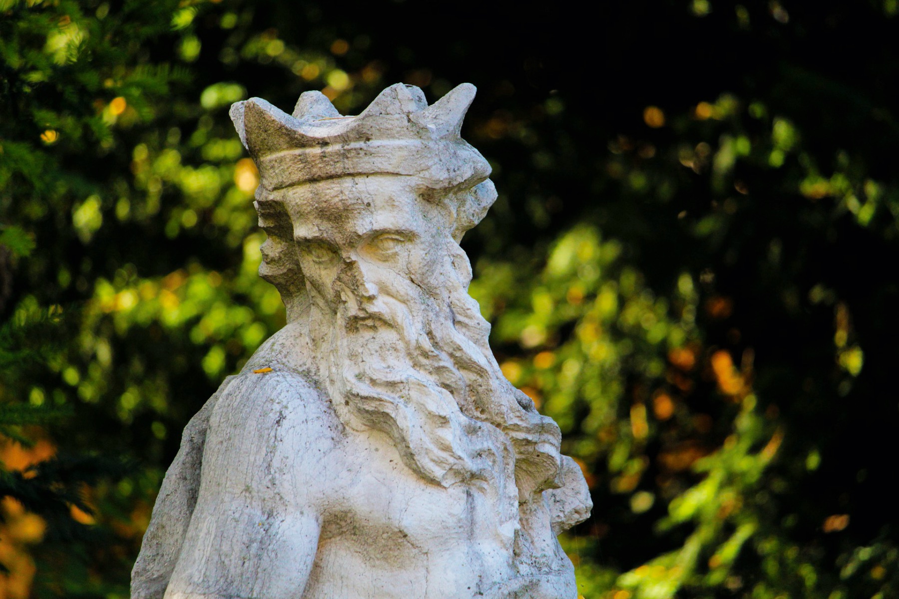 Bild zu Der Hofgarten im Augsburger Domviertel