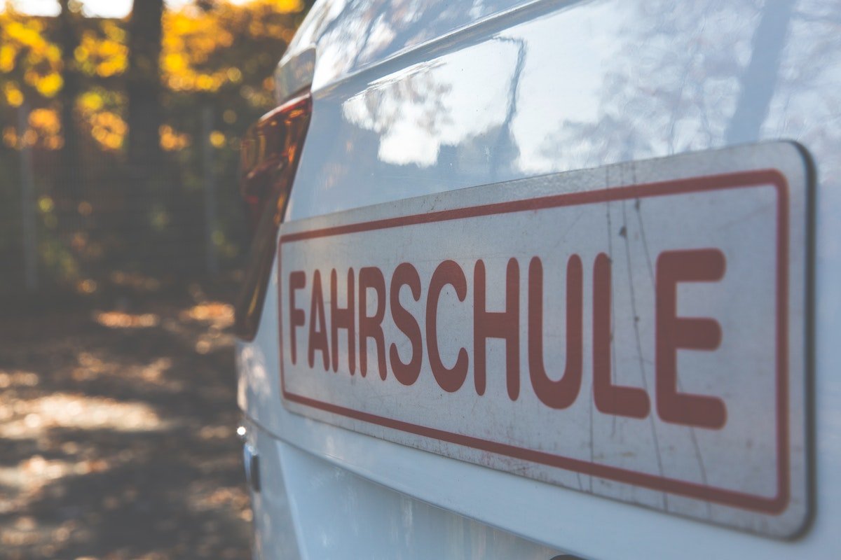 Bild zu Die BESTEN Fahrschulen in Augsburg und Umgebung